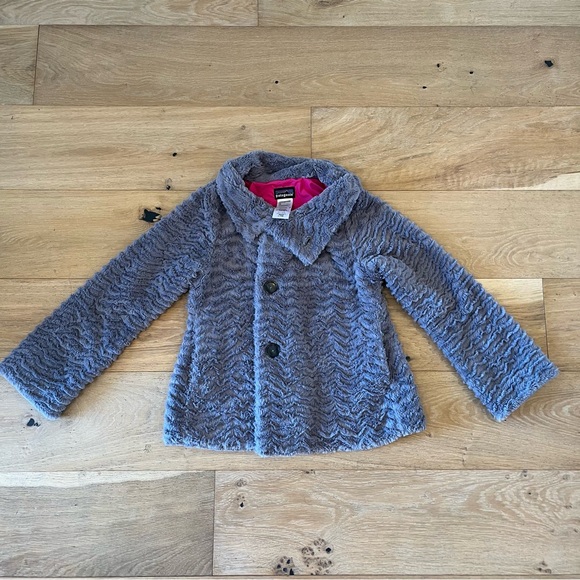 PATAGONIA Girls' Pelage Faux Fur Deep Pile Jacket girls large (12) - Picture 3 of 5